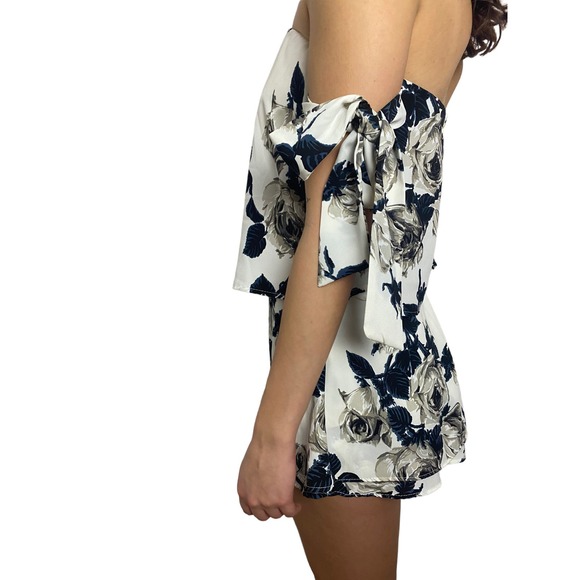 Two Piece Blue Floral Crop Top Short set - Picture 4 of 12